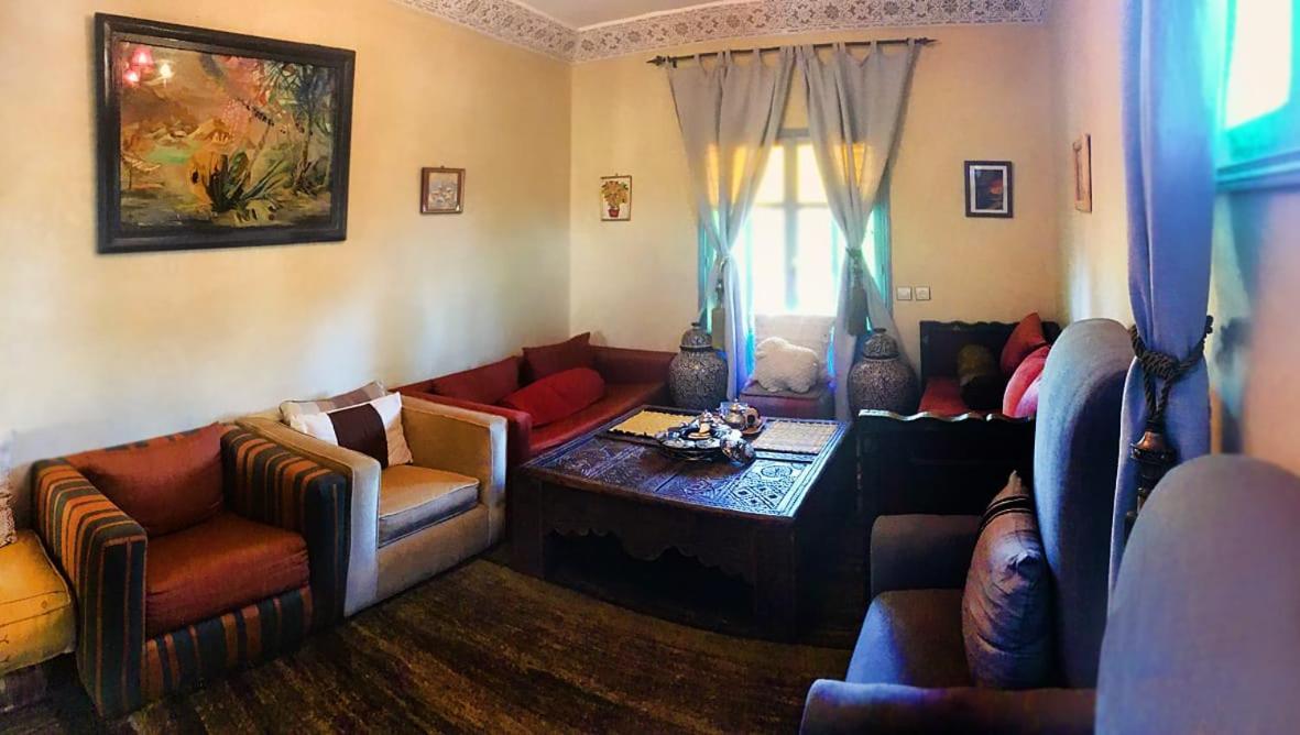 Le Petit Jardin Bed & Breakfast Demnate Eksteriør bilde